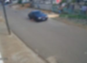 homem-passa-por-cima-de-crianca-com-carro-e-foge-em-guarapuava