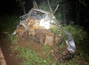 acidente-na-pr-239-deixa-duas-pessoas-feridas-entre-campina-da-lagoa-e-nova-cantu