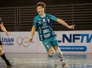 jaragua-contrata-goleiro-para-o-time-principal-e-seis-jovens-para-base