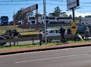 viatura-da-policia-militar-se-envolve-em-engavetamento-proximo-ao-trevo-cataratas