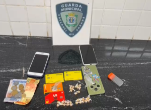 acao-entre-forcas-de-seguranca-resulta-em-prisoes-por-trafico-de-drogas-na-rua-da-alegria