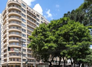 o-arranha-ceu-de-curitiba-que-esconde-um-bunker-antiaereo-da-segunda-guerra-mundial