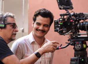 “o-agente-secreto”-sera-homenageado-com-bonecos-gigantes-em-olinda