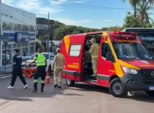 mulher-de-71-anos-e-atropelada-por-onibus-e-fica-em-estado-grave-em-cascavel