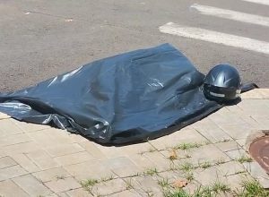 mulher-morre-apos-acidente-entre-carro-e-moto-no-bairro-klp,-em-foz-do-iguacu