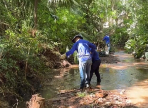 operacao-retira-toneladas-de-residuos-do-rio-quati-e-alerta-para-poluicao-em-cascavel