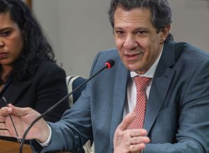 haddad-pede-que-congresso-enfrente-problema-dos-supersalarios