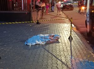 feminicidio-em-toledo:-mulher-com-medida-protetiva-e-morta-a-tiros-em-frente-a-casa-noturna