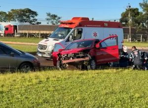 acidente-no-trevo-do-guaruja-mobiliza-socorro-na-br-277-em-cascavel