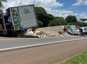 tres-pessoas-morrem-em-grave-acidente-na-br-277-em-candoi