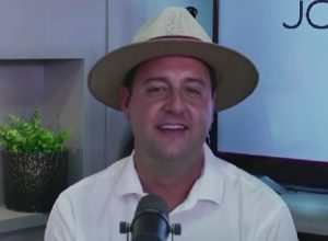 ratinho-jr.-comenta-cenario-politico-e-exalta-agronegocio-em-entrevista-a-taroba