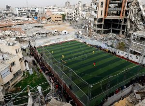 futebol-volta-a-campo-de-gaza,-em-meio-a-perdas-e-ruinas-da-guerra