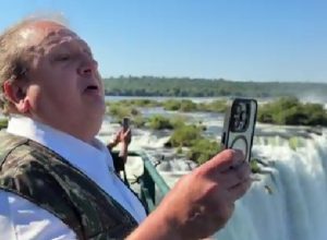 chef-erick-jacquin-grava-“pesadelo-na-cozinha”-nas-cataratas-do-iguacu-e-movimenta-turismo-em-foz