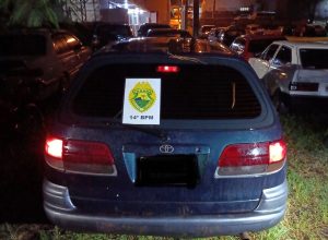 pm-recupera-carro-furtado-no-bairro-jardim-america-em-foz-do-iguacu