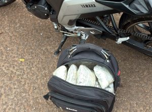 helicoptero-auxilia-perseguicao-e-homem-e-preso-com-quase-5-kg-de-maconha-na-br-277