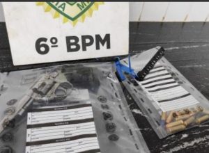 homem-e-preso-com-revolver-apos-ameaca-em-conveniencia-no-bairro-universitario