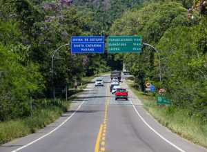 com-“acerto-de-contas”-entre-pr-e-sc,-jorginho-mello-autoriza-licitacao-na-sc-416