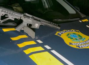 prf-prende-homem-com-fuzil-na-br-277-em-santa-tereza-do-oeste