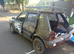 veiculo-em-pessimo-estado-de-conservacao-e-com-pendencias-e-removido-ao-patio-do-detran