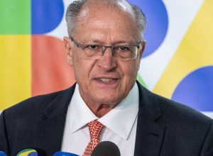 tarifa-global-de-15%-dos-eua-e-boa-para-o-brasil,-diz-alckmin