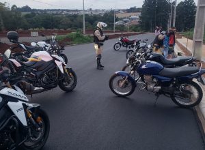 operacao-de-transito-aborda-veiculos-e-recolhe-motos-na-regiao-norte-de-cascavel