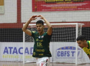 na-raca,-atlantico-supera-a-chapecoense-e-comeca-a-supercopa-de-futsal-com-vitoria