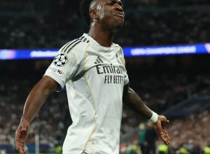 vini-jr-brilha-e-ajuda-real-a-despachar-benfica-na-liga-dos-campeoes