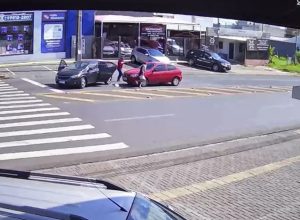 assalto-e-registrado-na-avenida-republica-argentina-em-foz-do-iguacu