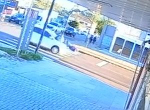 camera-mostra-adolescente-sendo-atropelada-na-faixa-de-pedestres-em-cascavel