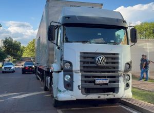 carreta-com-placas-clonadas-e-apreendida-na-br-277,-em-cascavel