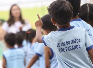 ensino-fundamental-atinge-99,5%-de-frequencia;-atraso-escolar-cai