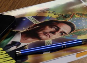 moro-ou-guto-silva?-veja-o-que-dizem-as-anotacoes-de-flavio-bolsonaro-sobre-as-eleicoes-no-parana