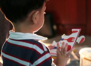 pesquisa-quer-melhorar-experiencia-de-turistas-neurodivergentes