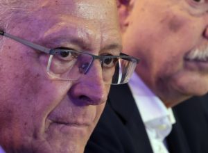 governo-prepara-plano-para-socorrer-setores-afetados-por-tarifaco