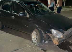 acidente-entre-carro-e-moto-deixa-dois-feridos-no-bairro-santa-felicidade,-em-cascavel