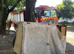 curto-circuito-provoca-incendio-em-empresa-no-bairro-sao-cristovao,-em-cascavel