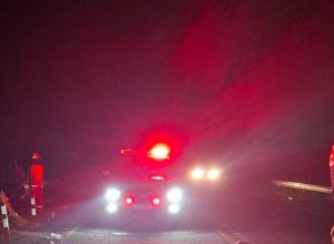 criminosos-roubam-carga-e-incendeiam-caminhao-na-pr-487,-em-tuneiras-do-oeste