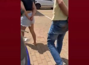 mulher-e-presa-apos-aplicar-golpes-em-frente-ao-hospital-do-cancer-em-cascavel