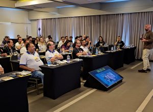 encontro-reune-representantes-de-radios-e-tvs-do-parana-em-cascavel