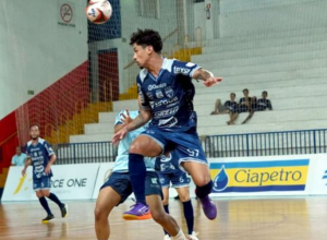 umuarama-goleia-cianorte-em-amistoso-antes-das-estreias-no-paranaense-e-lnf