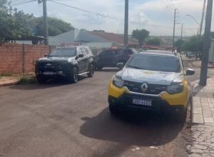 mulher-e-atingida-por-estilhacos-apos-disparos-de-arma-de-fogo-no-bairro-interlagos