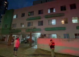 crianca-e-resgatada-de-telhado-e-pai-e-preso-por-abandono-de-incapaz-em-cascavel