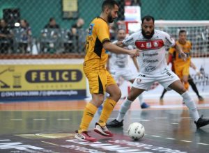 campo-mourao-avanca-aos-playoffs-da-supercopa-gramado-de-futsal-e-enfrenta-o-carlos-barbosa