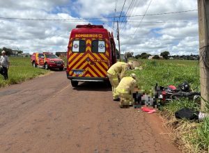 jovem-morre-apos-motocicleta-atingir-poste-em-acidente-no-bairro-esmeralda,-em-cascavel