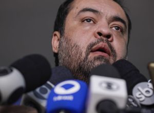 ministro-suspende-julgamento-que-pode-cassar-governador-do-rio