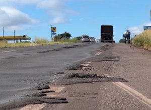 asfalto-irregular-nas-brs-467-e-163-preocupa-motoristas-entre-cascavel-e-toledo
