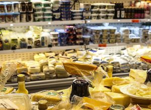 credito-e-emprego-explicam-vendas-no-comercio-em-patamar-recorde