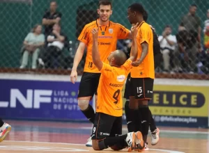 acbf-vence-o-praia-clube,-de-virada,-e-esta-na-final-da-super-copa-gramado