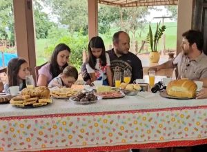 tradicao-no-campo-une-quatro-geracoes-da-familia-sassi-no-cafe-com-ph