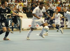 relembre-os-20-anos-da-final-historica-da-taca-brasil-de-futsal-entre-abc-e-jaragua